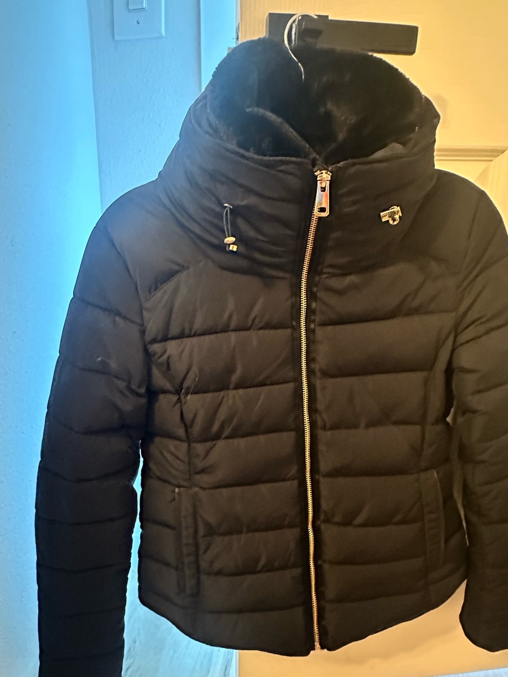 Zara Women’s Puffer Jacket with Faux Fur Collar — Navy Blue — Size S
